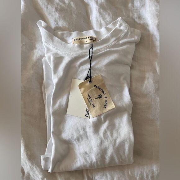 NWT Electric and rose white t-shirt. - Picture 4 of 8